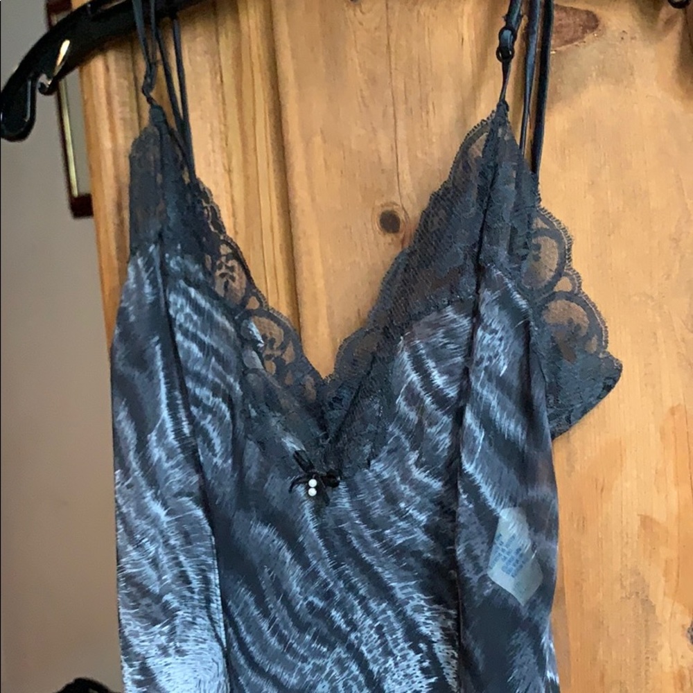 Lingerie - Picture 5 of 8